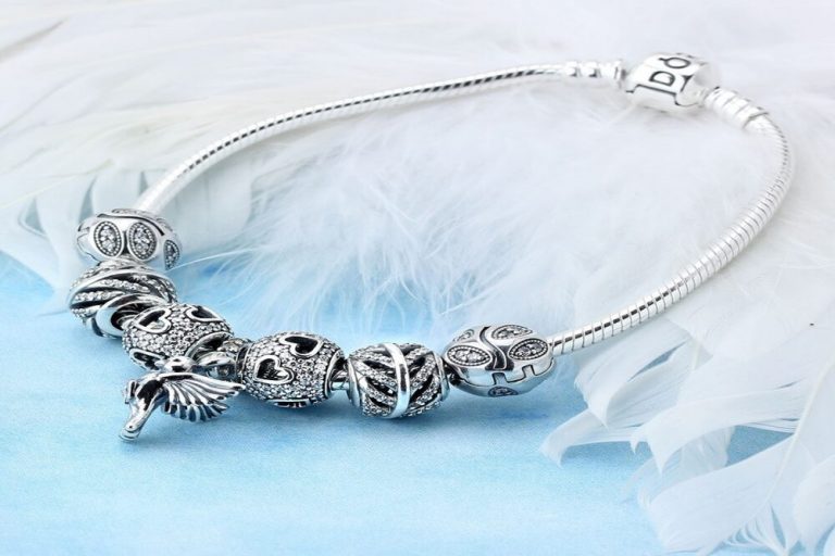 Buying A Pandora Charm Bracelet? Here’s What You Need To Know